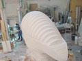 Détail construction figure polystyrène vue de dèrierre